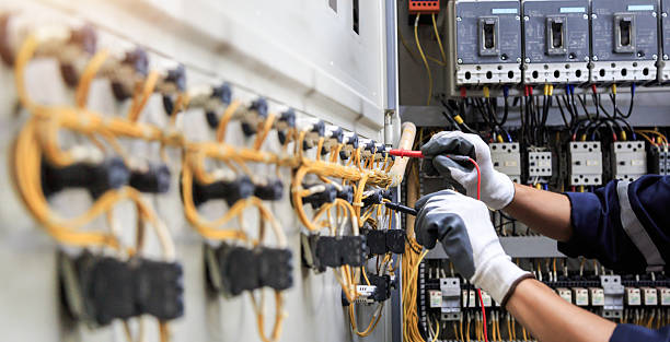Professional Electrician technician working in Redington Shores, FL